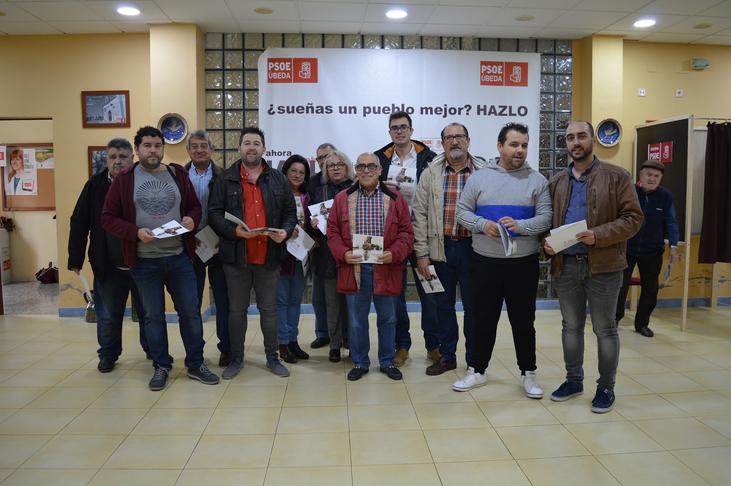 La agrupación local del PSOE de Úbeda comienza el reparto de información