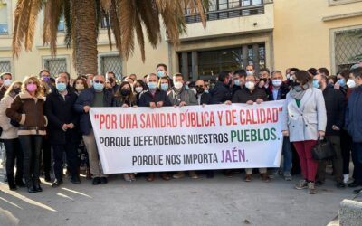 Concentración y lectura de manifiesto por la mala situación en la que se encuentra la Sanidad Pública en Andalucía