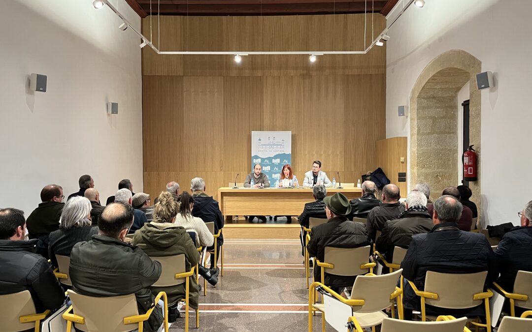 REUNIÓN CON LOS AGRICULTORES DE LA CIUDAD PARA RECOGER SUS PROPUESTAS Y SEGUIR IMPULSANDO ESTE SECTOR FUNDAMENTAL DE LA ECONOMÍA LOCAL