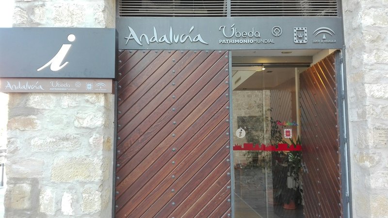 LA JUNTA DE ANDALUCÍA DESMANTELA SU OFICINA TURÍSTICA EN LA CIUDAD DE ÚBEDA