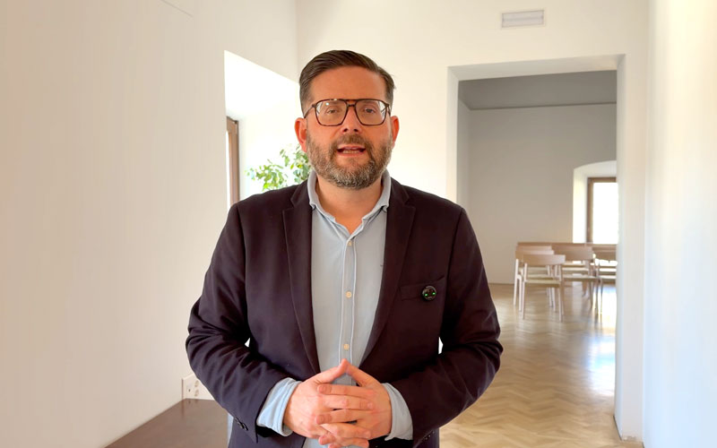 Reclamamos a la Junta soluciones tras la supresión de líneas educativas y exigimos más inversión en infraestructuras